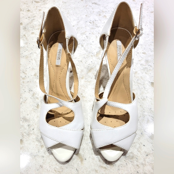 Geox white patent textured dress shoes - Picture 2 of 5